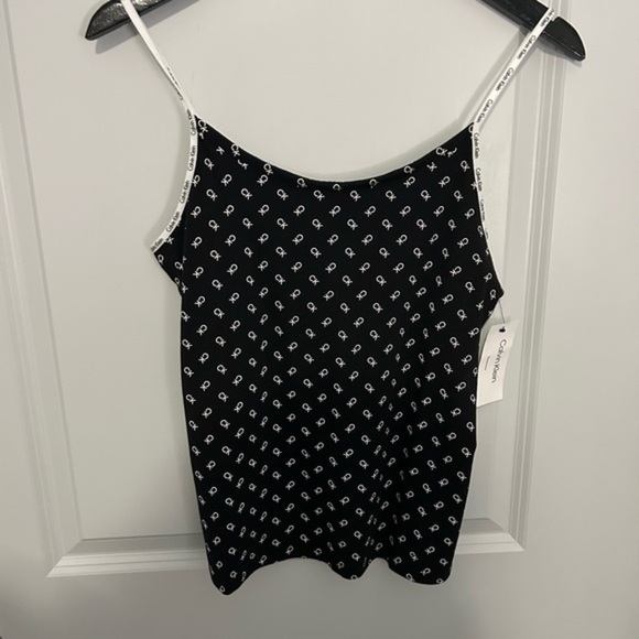 Calvin Klein Other - calvin Klein size medium sleep too